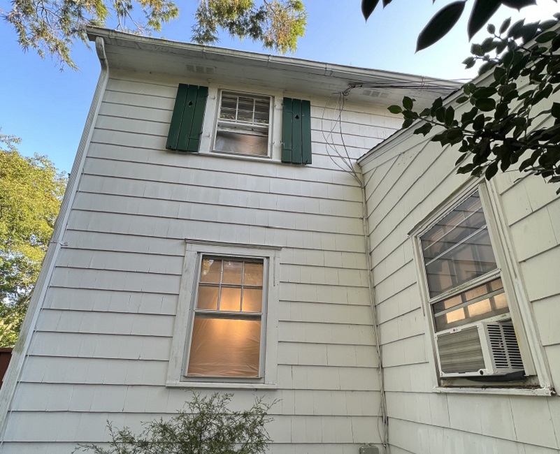 Old wood windows falling apart